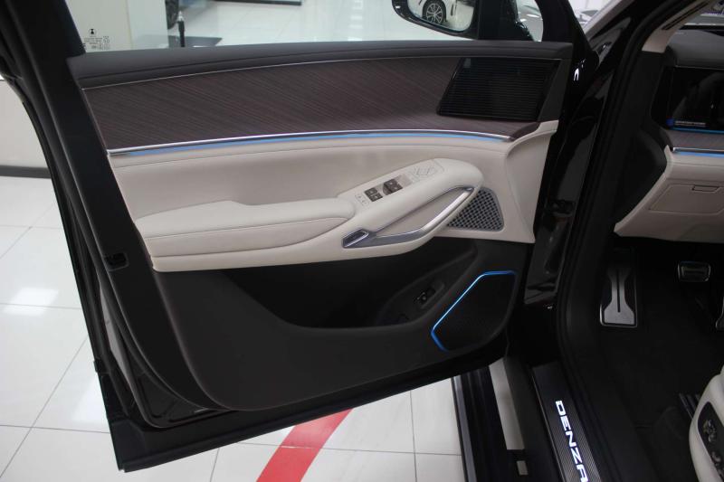 Denza N9 1 поколение 2.0 л. 925 л.с. (680 кВт) 