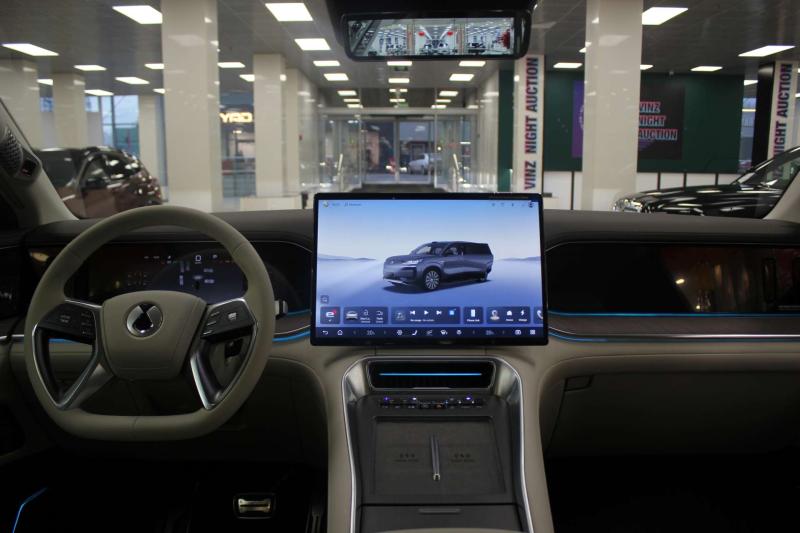 Denza N9 1 поколение 2.0 л. 925 л.с. (680 кВт) 