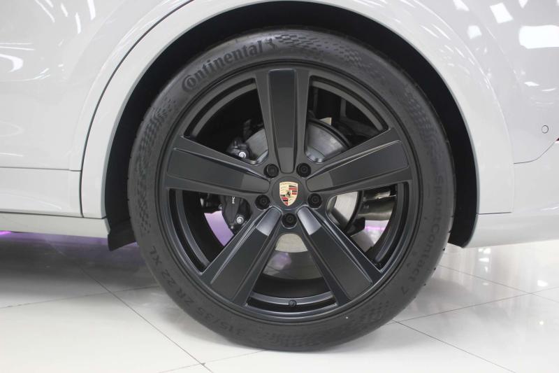 Porsche Cayenne III Рестайлинг Гибрид 4 л. 739 л.с. автомат полный