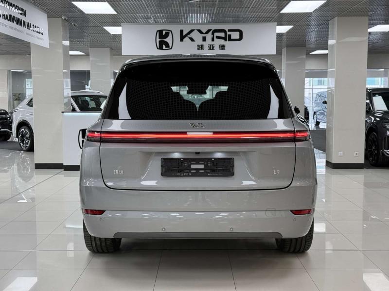 LiXiang L9 I Рестайлинг Гибрид 1.5 л. 449 л.с. автомат полный