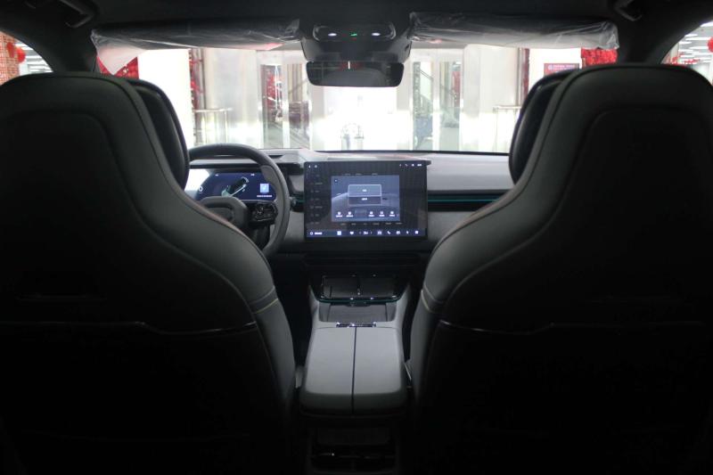 Lynk & Co 08  Гибрид 1.5 л. 593 л.с. автомат полный