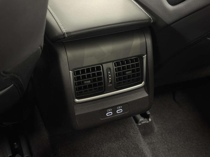 Toyota Camry IX (XV80) China Market Гибрид 2 л. 197 л.с. вариатор передний