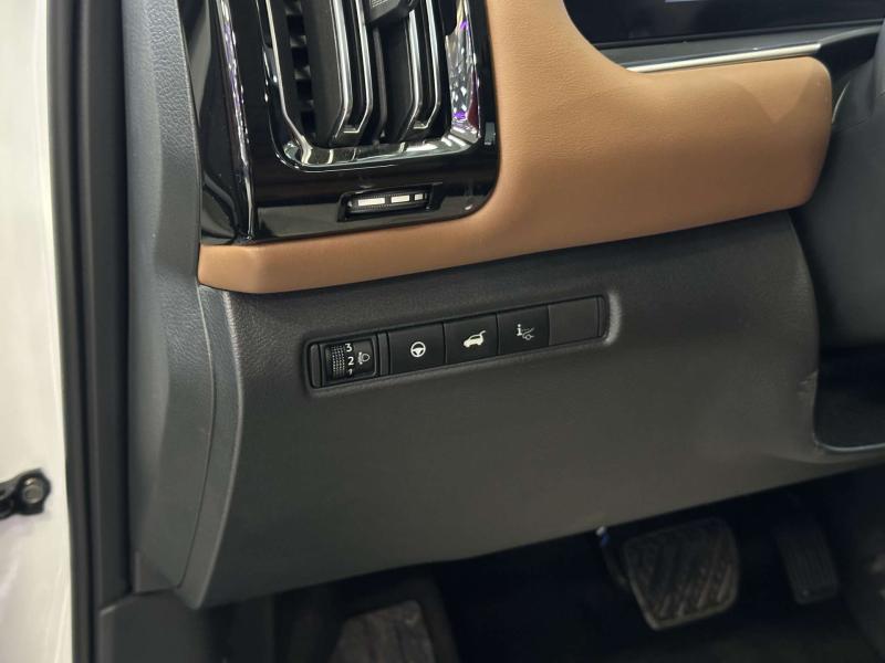 Nissan Pathfinder V (China Market) Бензин 2 л. 252 л.с. автомат полный