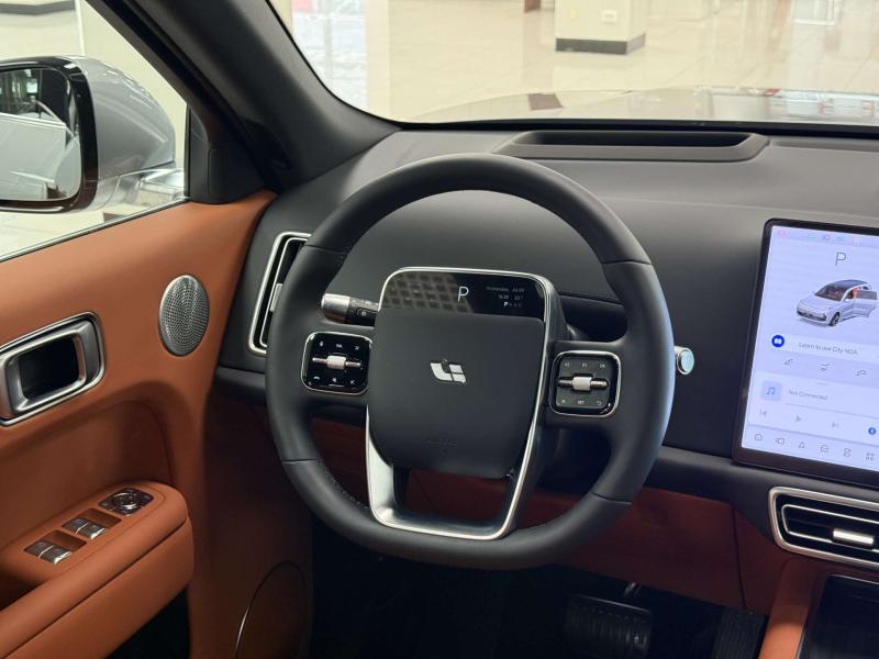 LiXiang L9 I Рестайлинг Гибрид 1.5 л. 449 л.с. автомат полный