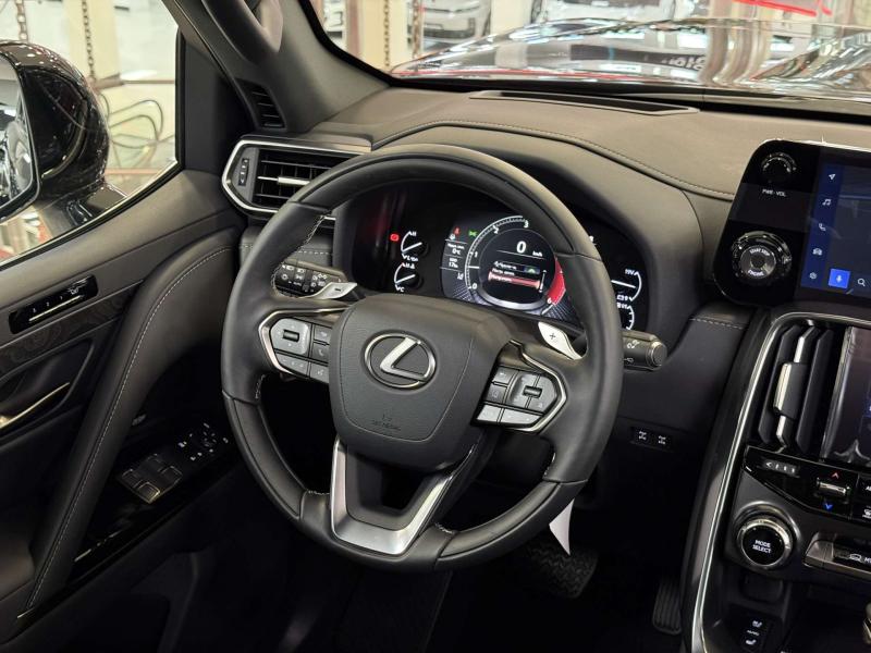 Lexus LX IV Бензин 3.4 л. 415 л.с. автомат полный