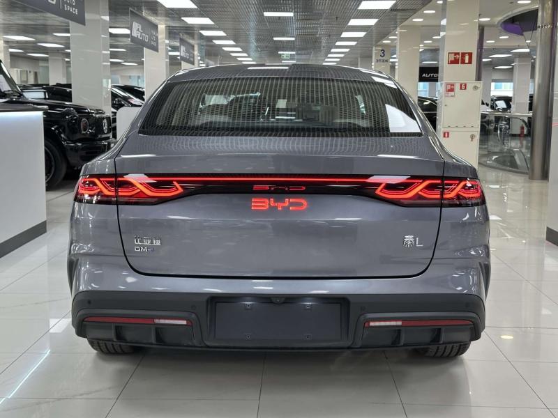 BYD Qin III Гибрид 1.5 л. 163 л.с. автомат передний