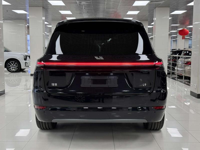 LiXiang L9 I Рестайлинг Гибрид 1.5 л. 449 л.с. автомат полный