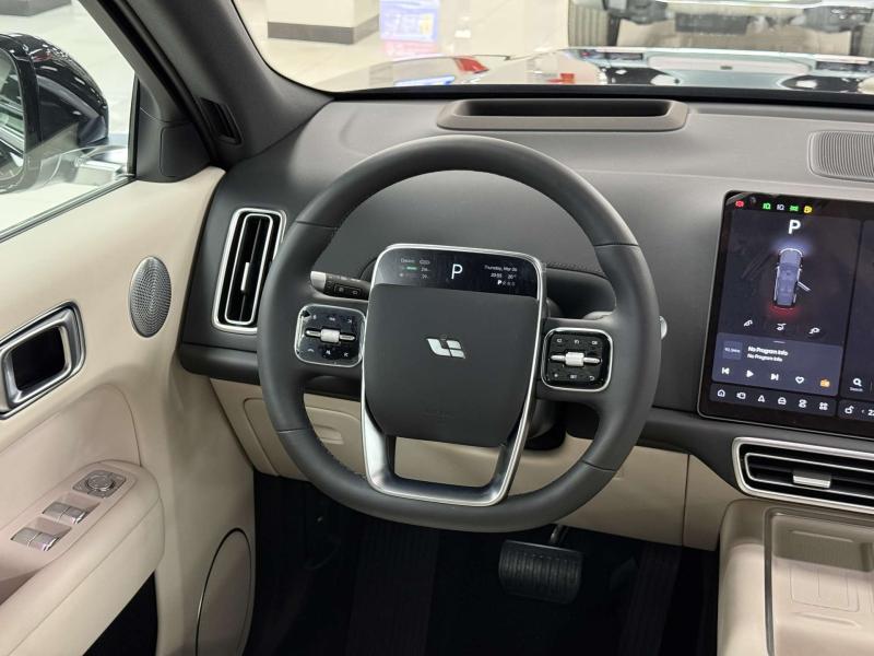 LiXiang L9 I Рестайлинг Гибрид 1.5 л. 449 л.с. автомат полный