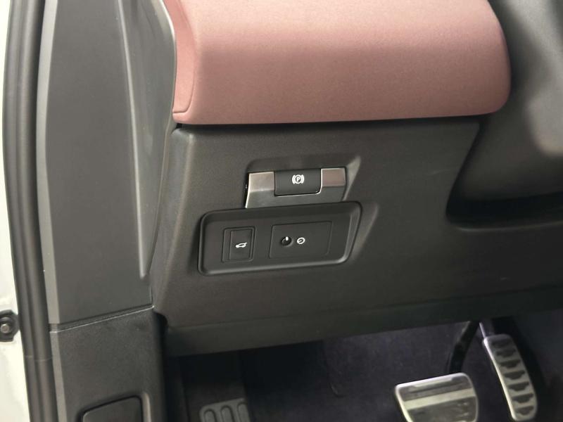 Land Rover Range Rover Evoque II Рестайлинг Бензин 2 л. 249 л.с. автомат полный
