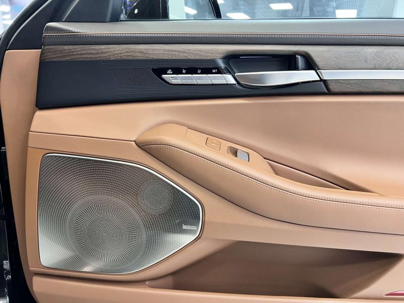 Genesis G90 I Рестайлинг Бензин 3.8 л. 309 л.с. автомат полный