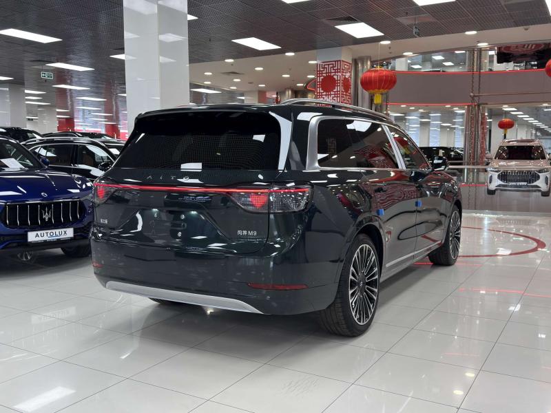 Aito M9  Гибрид 1.5 л. 496 л.с. автомат полный