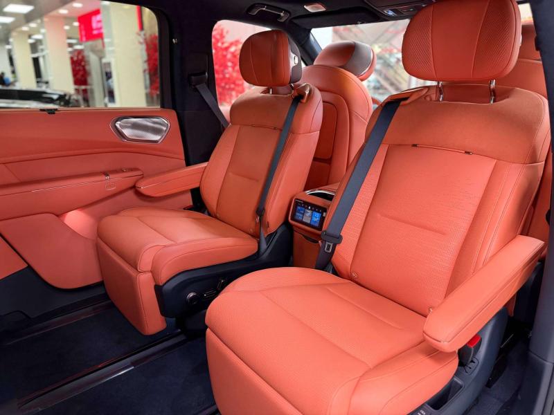 Lynk & Co 900 Поколение 1 2.0h 734 л.с