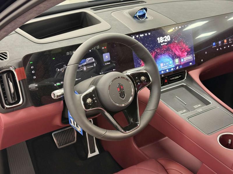 Aito M8 1 поколение 1.5h AT 533 л.с. (392 кВт) 