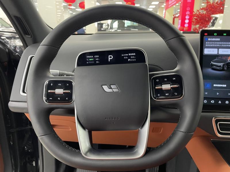 LiXiang L9 1 поколение 1.5 AT 4WD (449 л.с.)