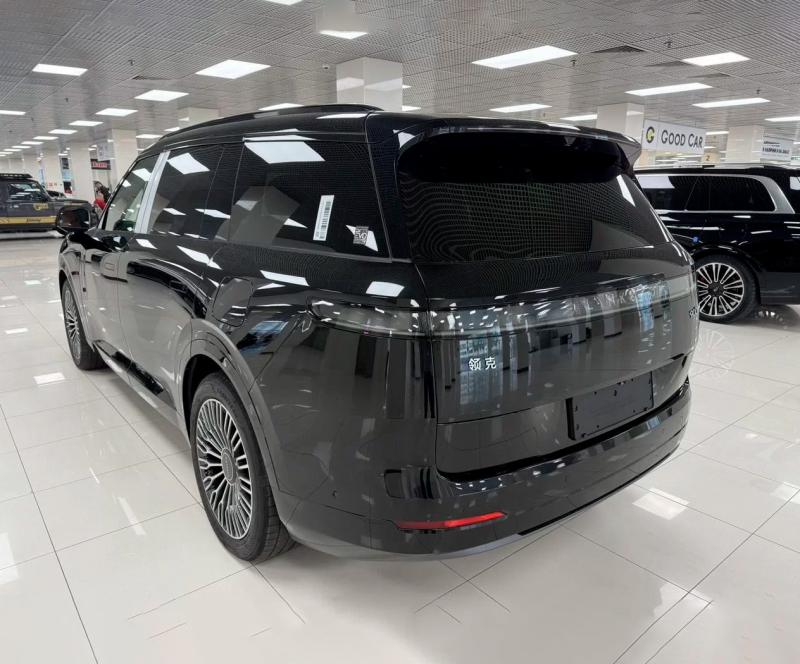 Lynk & Co 900 Поколение 1 2.0h 734 л.с