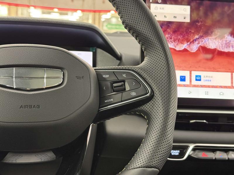 Geely Coolray I Рестайлинг Бензин 1.5 л. 172 л.с. робот передний