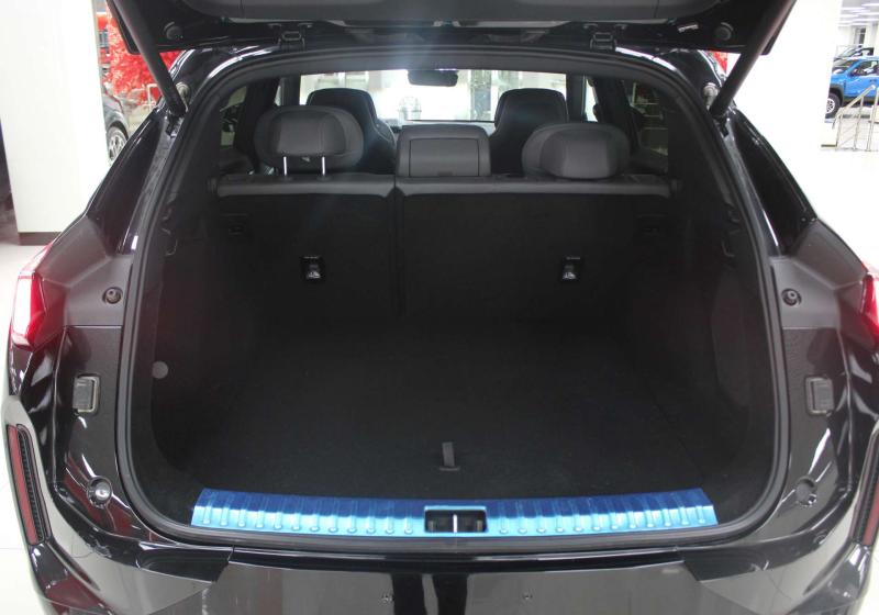 Lynk & Co 08  Гибрид 1.5 л. 593 л.с. автомат полный