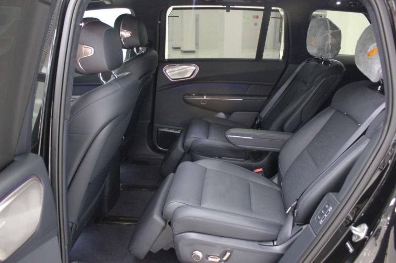 Lynk & Co 900 Поколение 1 2.0h 884 л.с.