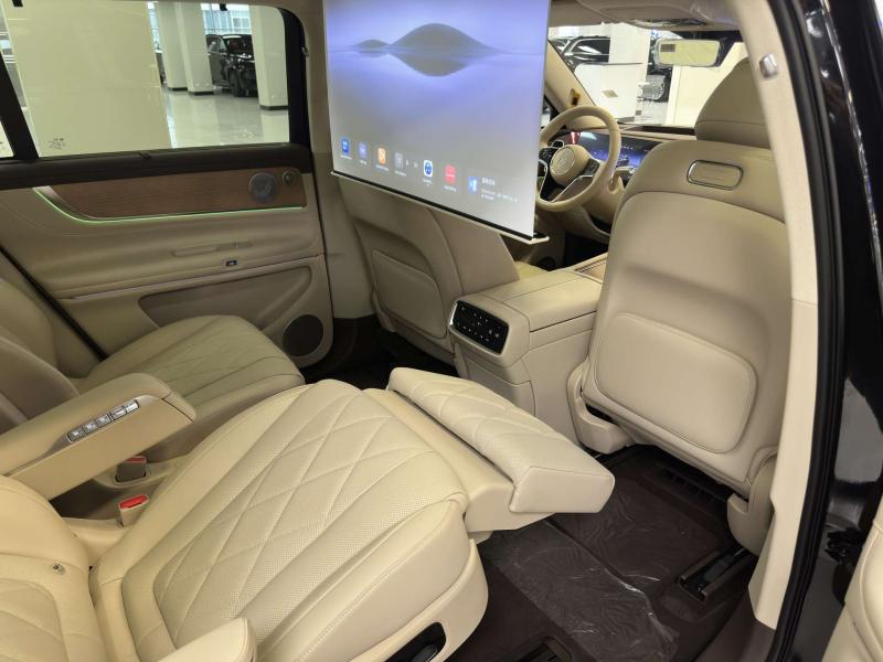 Aito M9  Электро  530 л.с. автомат полный