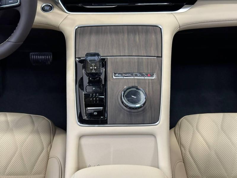 Geely Monjaro  Бензин 2 л. 238 л.с. автомат полный