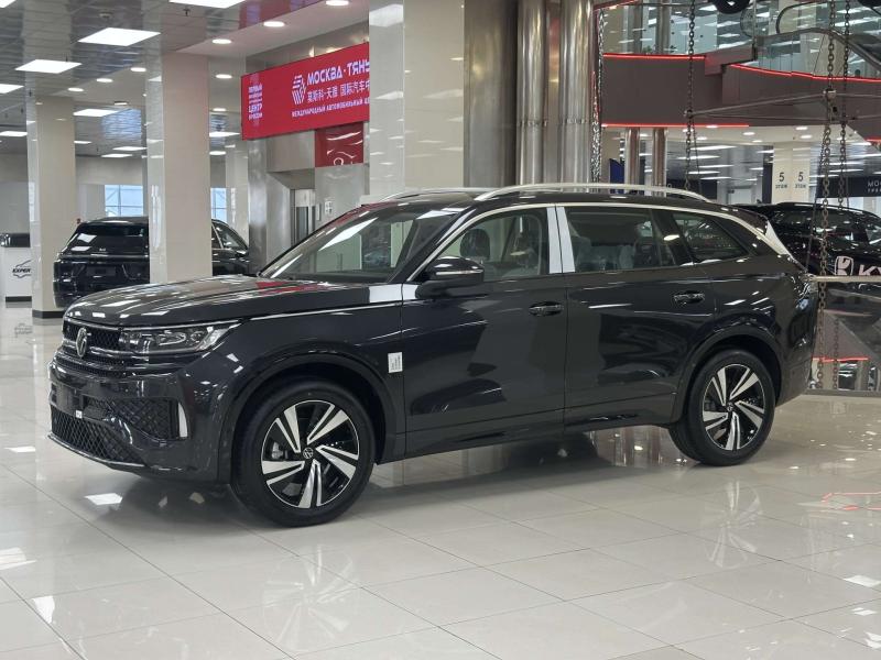 Volkswagen Tavendor  Бензин 2 л. 220 л.с. робот полный