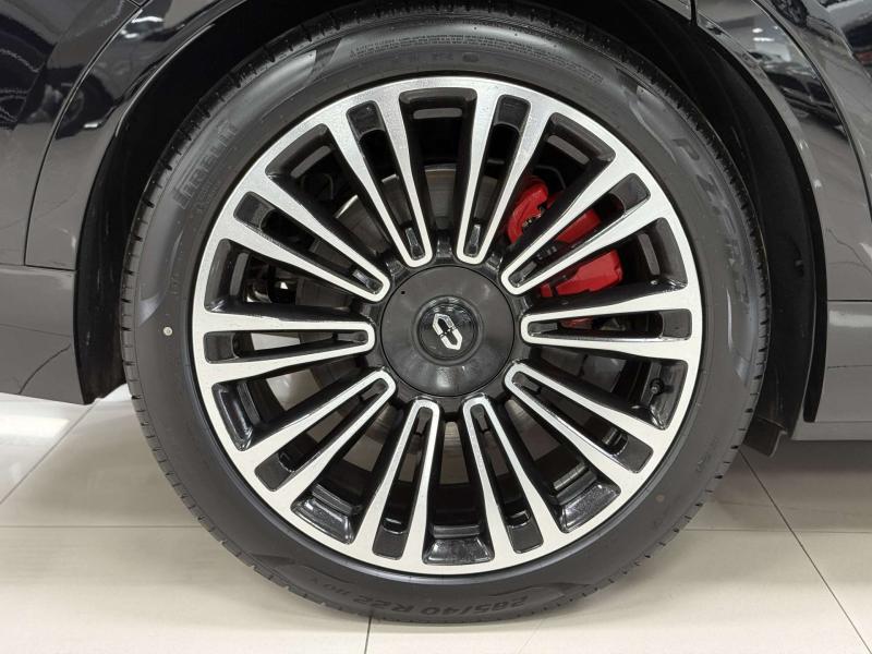 Aito M9  Гибрид 1.5 л. 496 л.с. автомат полный