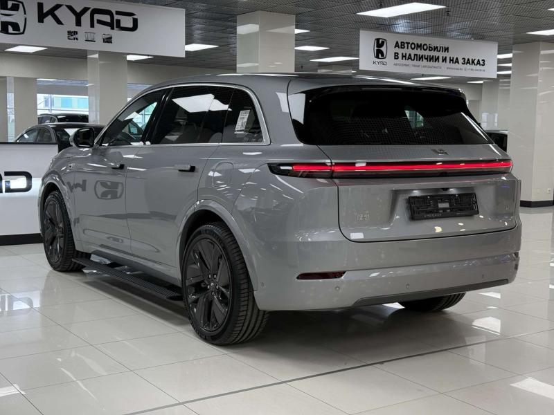 LiXiang L7 I Рестайлинг Гибрид 1.5 л. 449 л.с. автомат полный