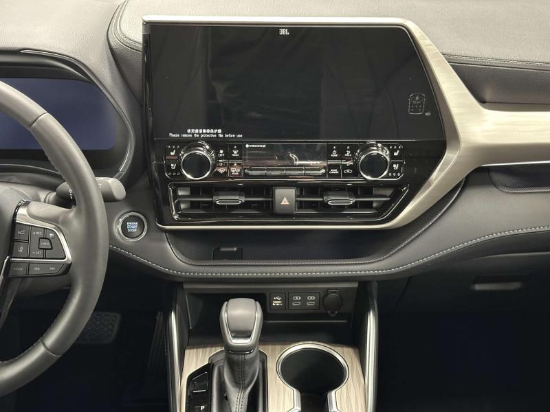 Toyota Highlander IV (U70) Бензин 2 л. 248 л.с. автомат полный