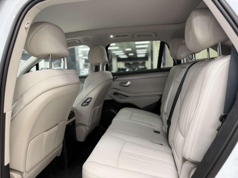 BYD Tang L 1 поколение 1.5 л, 700 л.с., гибрид