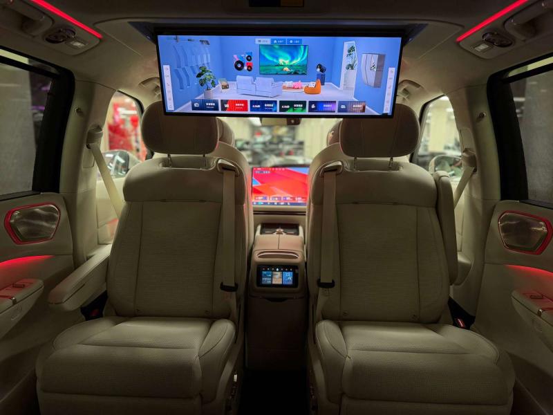 Lynk & Co 900 Поколение 1 AT Гибрид 2 л. (720 л.с.)