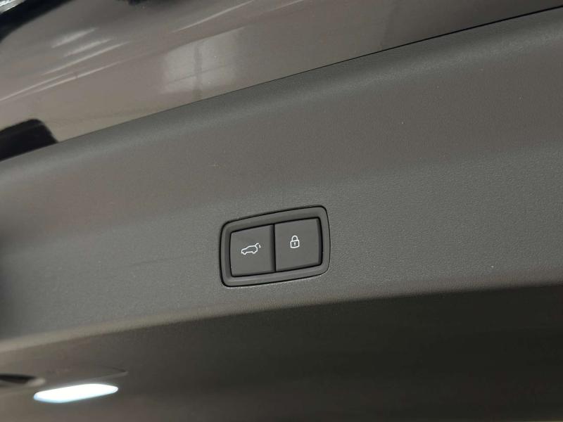LiXiang L9 I Рестайлинг Гибрид 1.5 л. 449 л.с. автомат полный