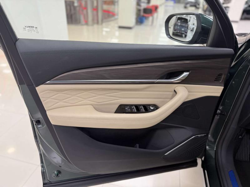 Geely Monjaro 1 поколение [2 рестайлинг] 2.0 AT (265 л.с.)