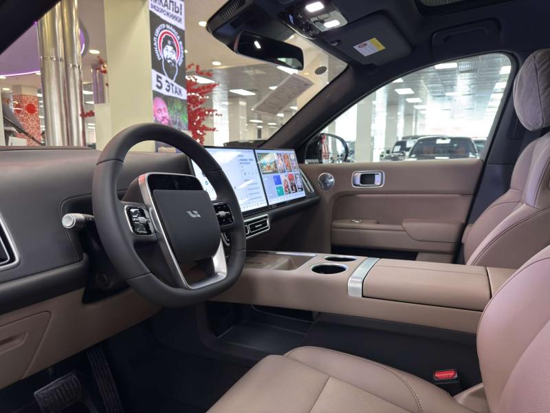 LiXiang L7 I Рестайлинг Гибрид 1.5 л. 449 л.с. автомат полный