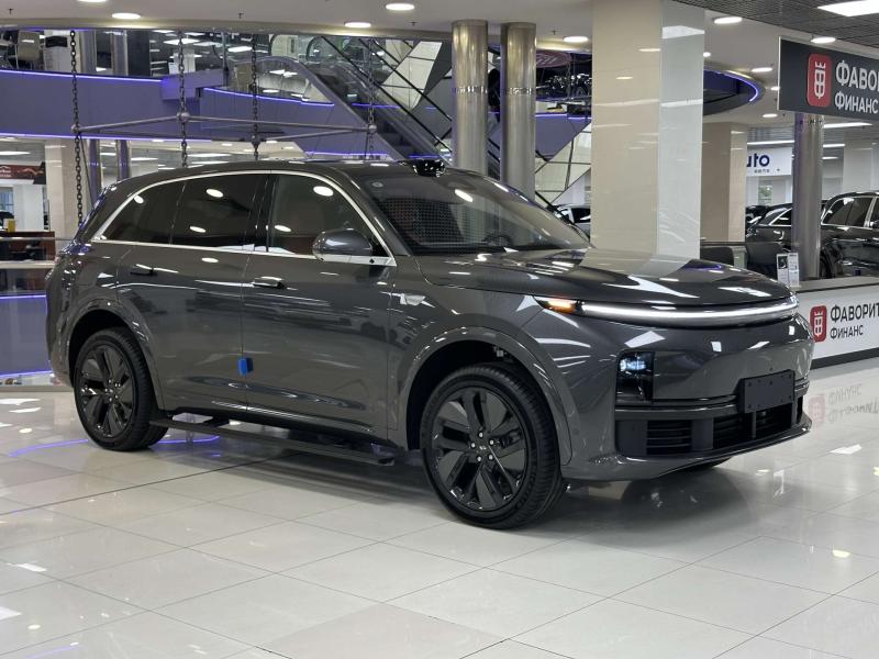 LiXiang L7 I Рестайлинг Гибрид 1.5 л. 449 л.с. автомат полный