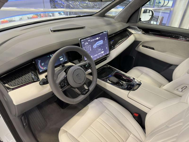 Zeekr 009 I Рестайлинг Электро  789 л.с. автомат полный