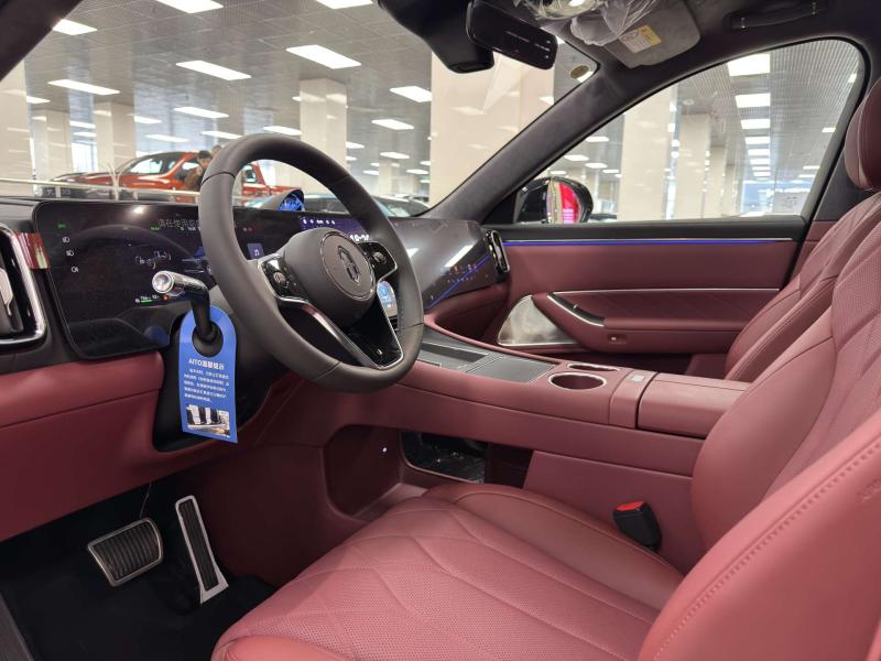 Aito M8 1 поколение 1.5h AT 533 л.с. (392 кВт) 