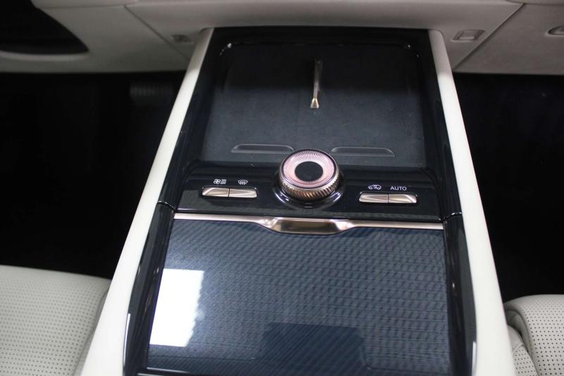 Lynk & Co 900 Поколение 1 2.0h 734 л.с