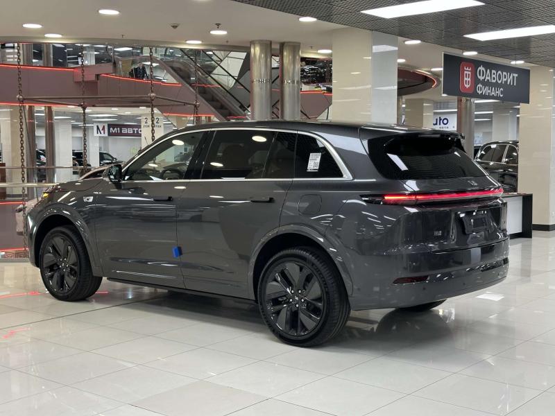 LiXiang L7 I Рестайлинг Гибрид 1.5 л. 449 л.с. автомат полный