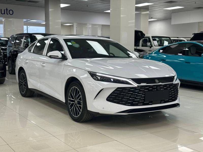 BYD Qin III Гибрид 1.5 л. 163 л.с. автомат передний