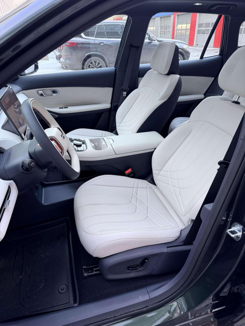 Geely Galaxy Starship 7 1 поколение 1,5 л  218 л.с. гибрид