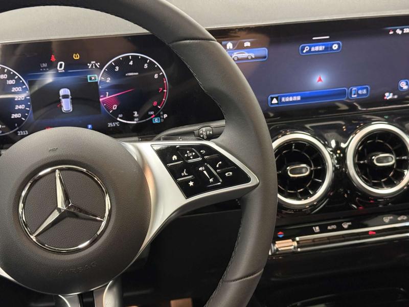 Mercedes-Benz GLA II (H247) Рестайлинг Бензин 2 л. 190 л.с. робот полный