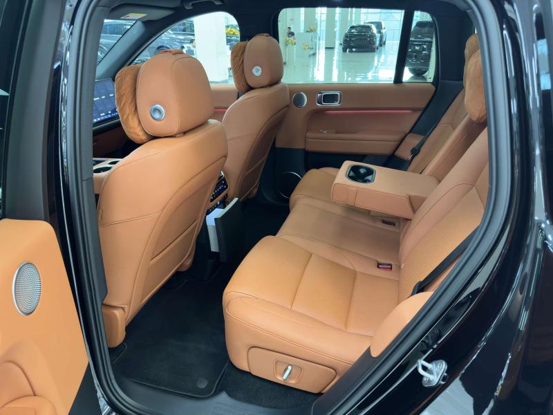 LiXiang L6  Гибрид 1.5 л. 408 л.с. автомат полный