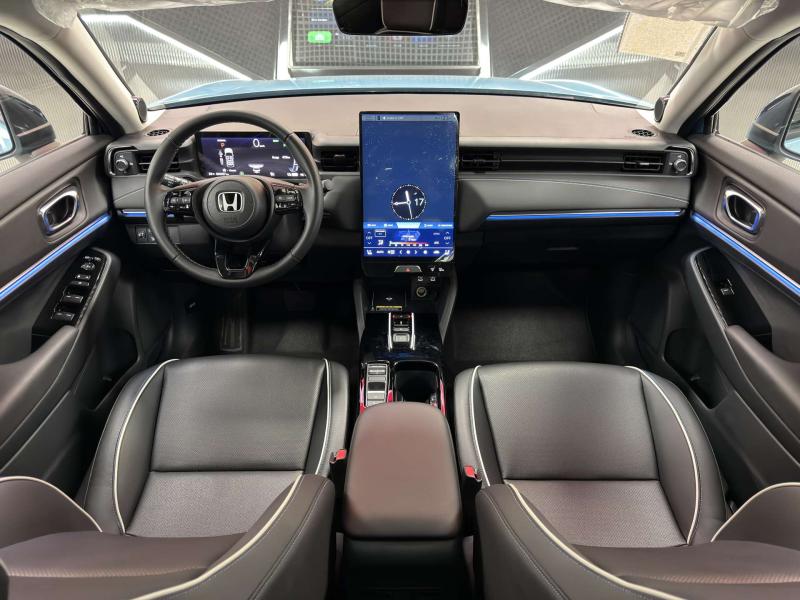 Honda e:NS1  Электро  182 л.с. (134 кВт) автоматическая передний