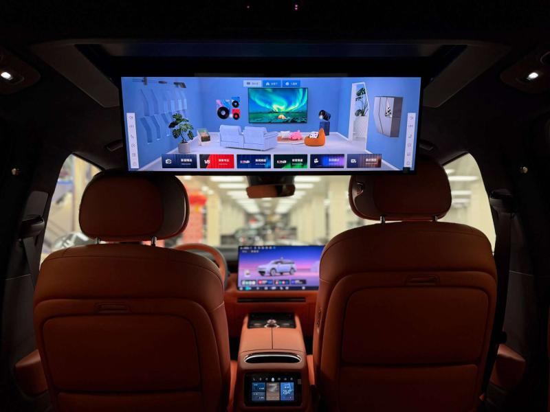 Lynk & Co 900 Поколение 1 2.0h 734 л.с