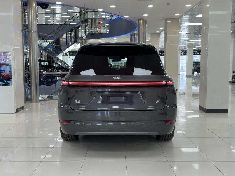 LiXiang L9 I Рестайлинг Гибрид 1.5 л. 449 л.с. автомат полный
