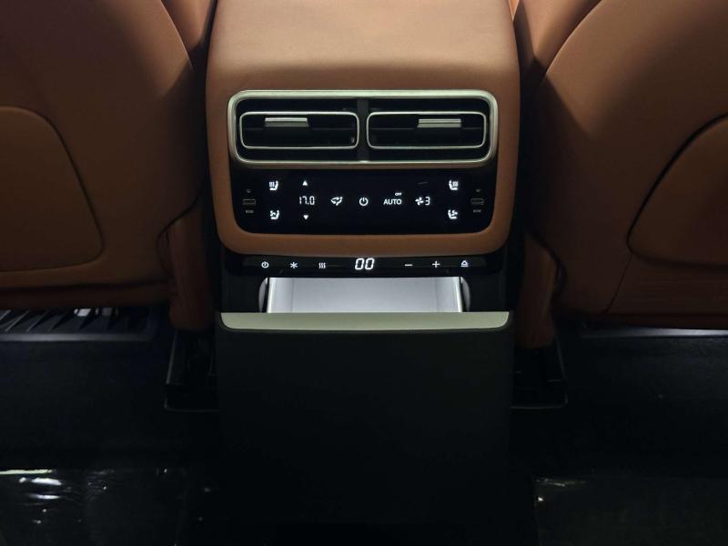 LiXiang L7 I Рестайлинг Гибрид 1.5 л. 449 л.с. автомат полный