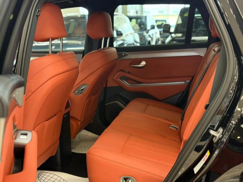 BYD Tang L 1 поколение 1.5 л, 700 л.с., гибрид