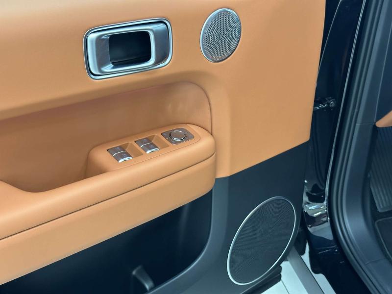 LiXiang L6  Гибрид 1.5 л. 408 л.с. автомат полный