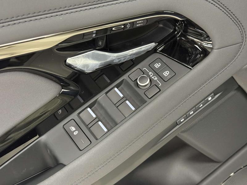Land Rover Range Rover Evoque II Рестайлинг Дизель 2 л. 204 л.с. автомат полный
