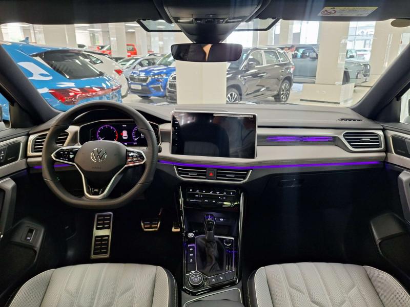 Volkswagen Tayron I Рестайлинг Бензин 2 л. 220 л.с. робот полный